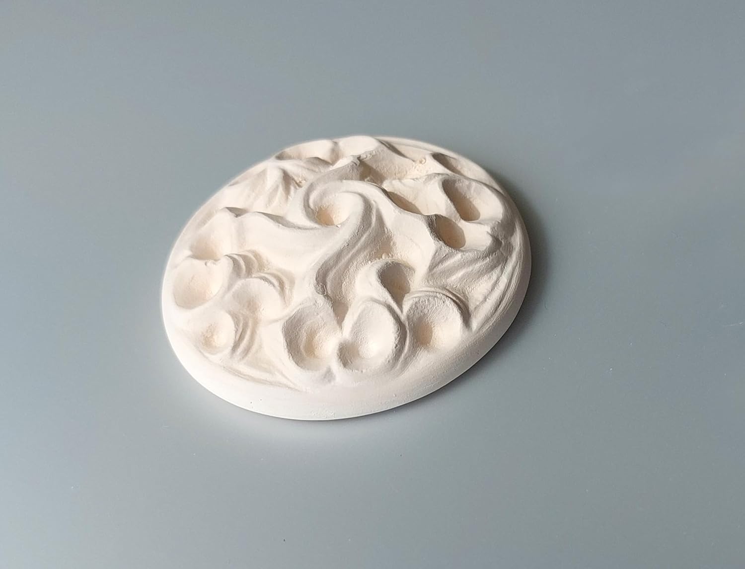 CRECEN Air Purifying Healing Ceramic Round-Vine with Vent Clip