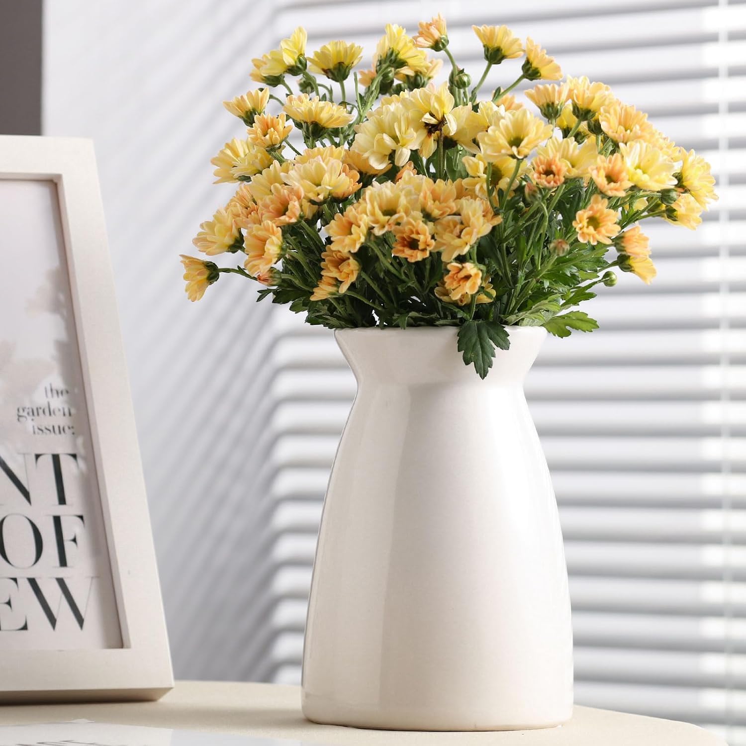 HJN White Flower Vase - Modern Ceramic Decor