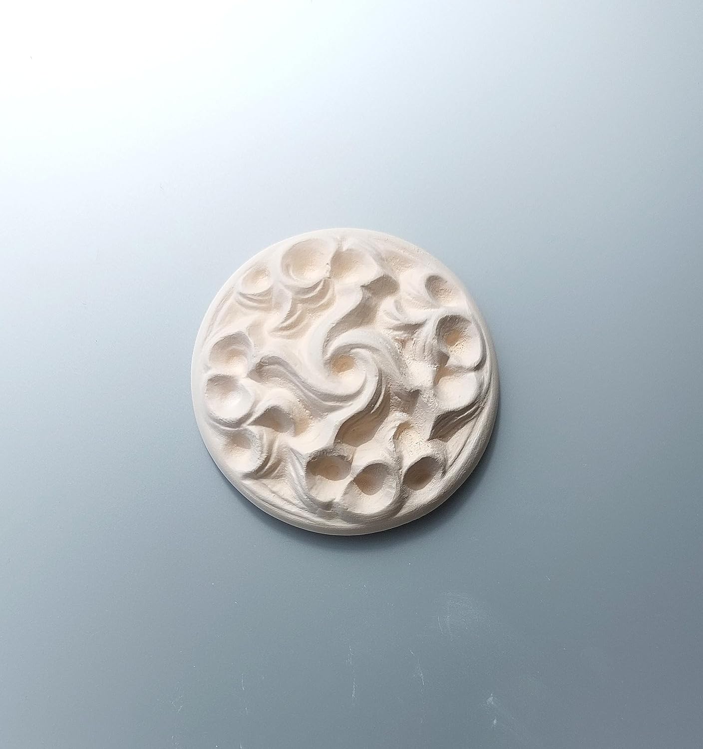 CRECEN Air Purifying Healing Ceramic Round-Vine with Vent Clip